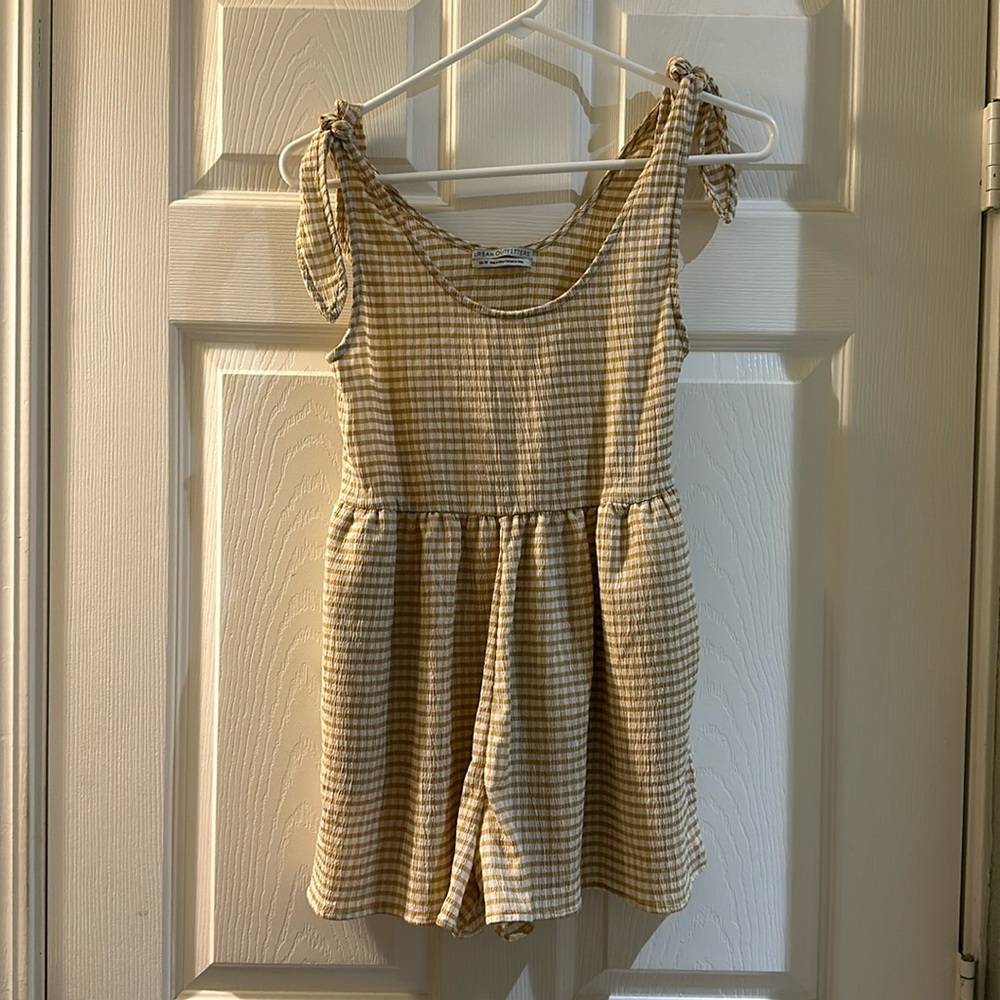 Women’s XS Urban Outfitters Checkered Jumper *New w/ out Tag*